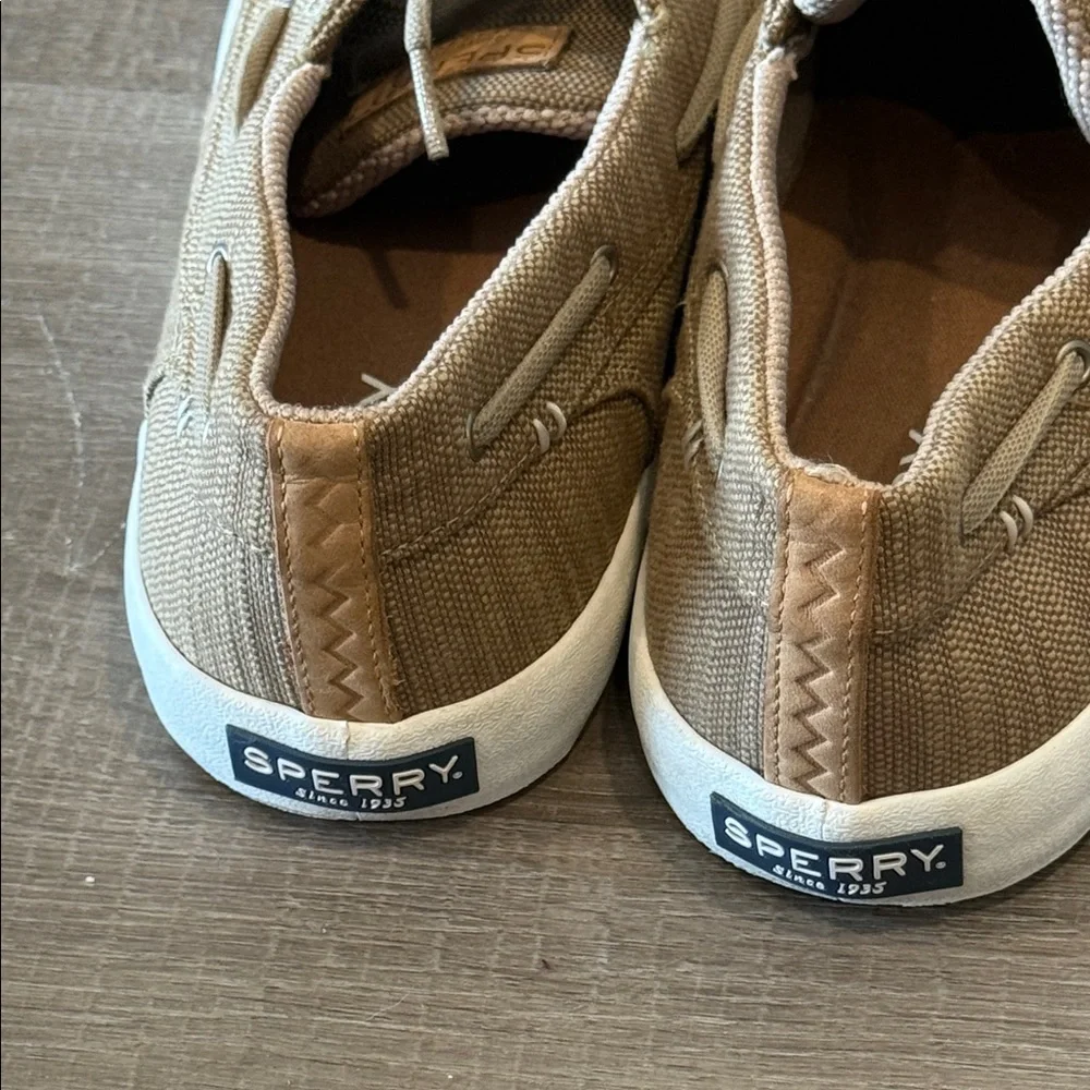 Sperry casual boat